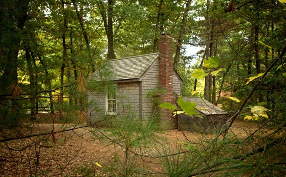 Cabaña (reconstruida) donde Thoreau vivió 26 meses.