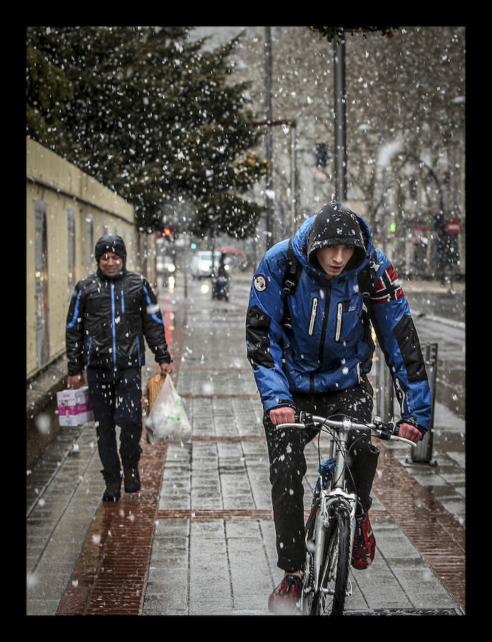 Las previsiones alertan de que las principales precipitaciones caerán esta tarde-noche de este lunes incluso en cotas bajas