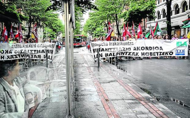 Manifestación en Bilbao en defensa de una mayor financiación para la enseñanza concertada. 