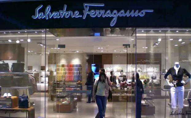 Un de las lujosas tiendas de Salvatore Ferragamo.