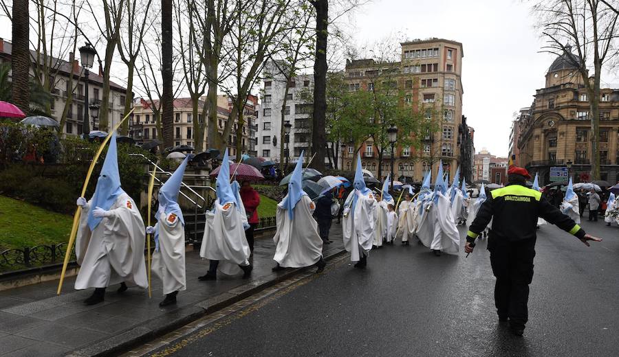 2.000 integrantes de nueve cofrafías, entre ellos muchos niños, han visto frustrado su deseo de salir por el centro de la villa con sus pasos