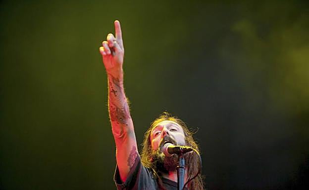 Chris Robinson, en un concierto con The Black Crowes.