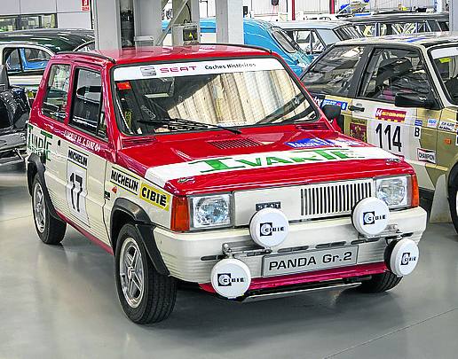 Imagen secundaria 1 - 1. Fue el regalo que el rey Juan Carlos le hizo a su hijo al cumplir la mayoría de edad. 2. Vehículo oficial que fue pilotado por Carlos Sainz en sus comienzos como campeón de rallies, junto a Juanjo Lacalle. 3. El primer eléctrico de la marca.