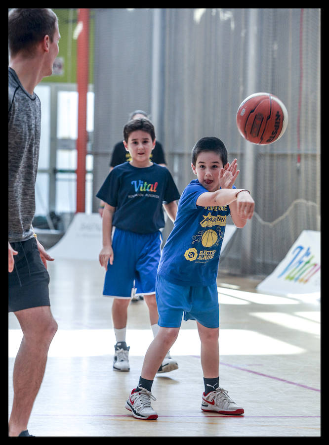 80 niños disfrutaron en castellano, euskera e inglés durante la semana pasada en el campus organizado por el Araberri.