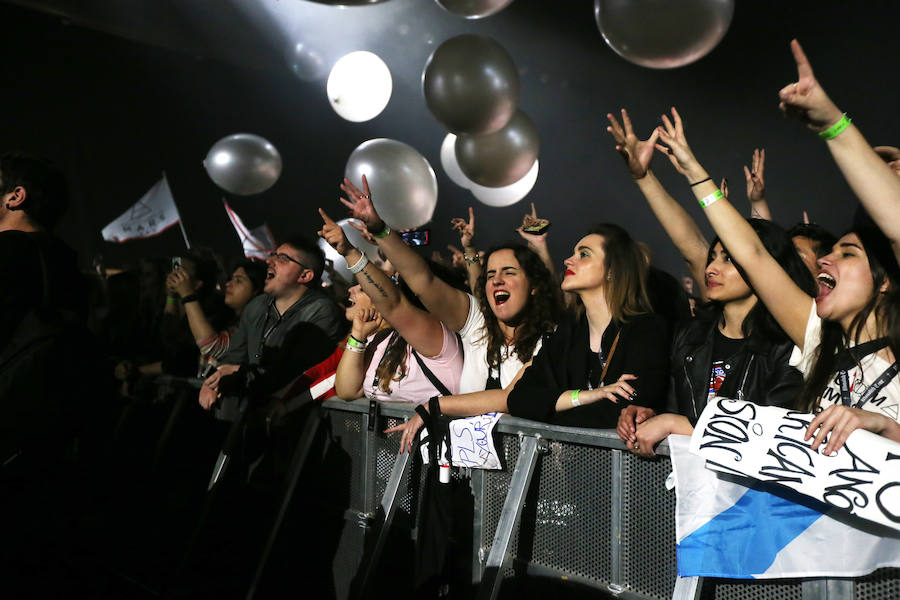 El grupo del cantante y actor '30 Seconds to Mars' actuó la noche del sábado en Barakaldo