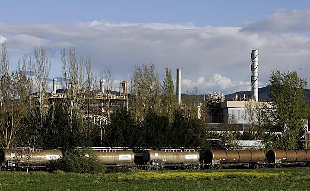 Vistas generales de la empresa Montefibre, interesada en hacerse con parte de la superficie industrial de Rottneros.