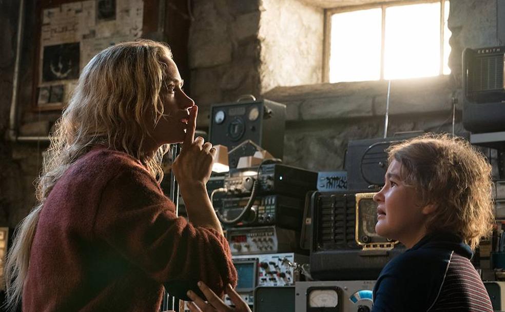 Emily Blunt y Millicent Simmonds en una escena de 'Un lugar tranquilo' (2018).