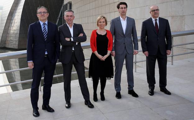Iñigo Barrenechea, Josu Arraiza, Ainara Basurko, Xabier Ochandiano y José Miguel Santamaría.