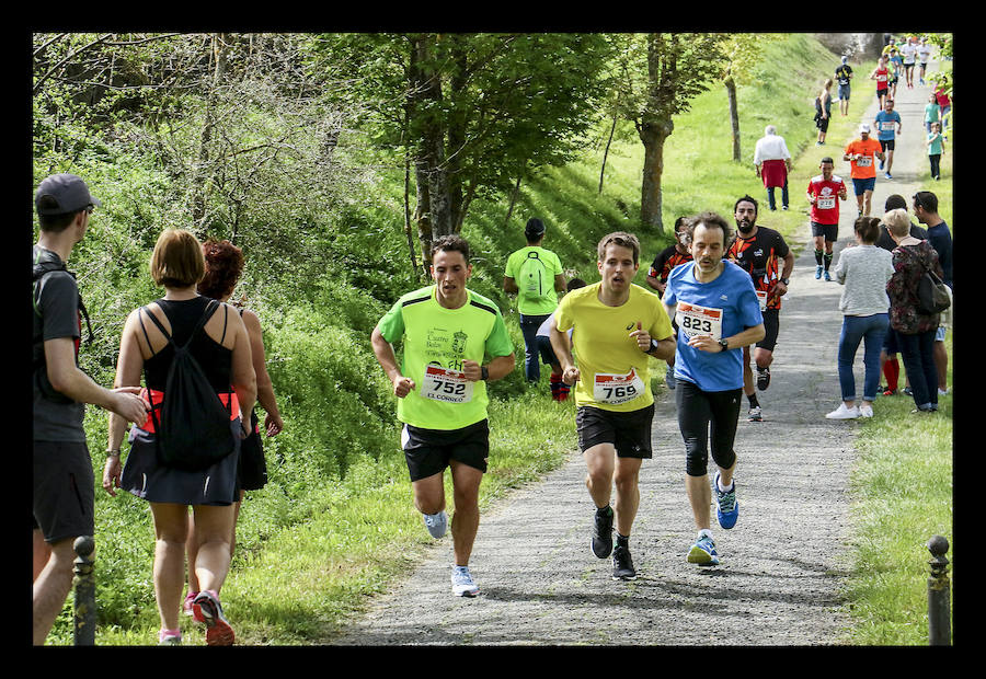 Los dos corredores del Alimco Running Fiz han bajado este domingo de la hora para completar los más de 15 exigentes kilómetros de la mítica prueba alavesa, patrocinada por EL CORREO