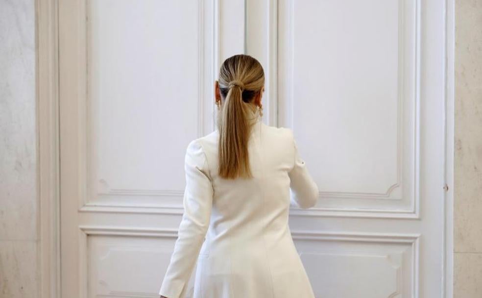 Cristina Cifuentes anuncia su dimisión