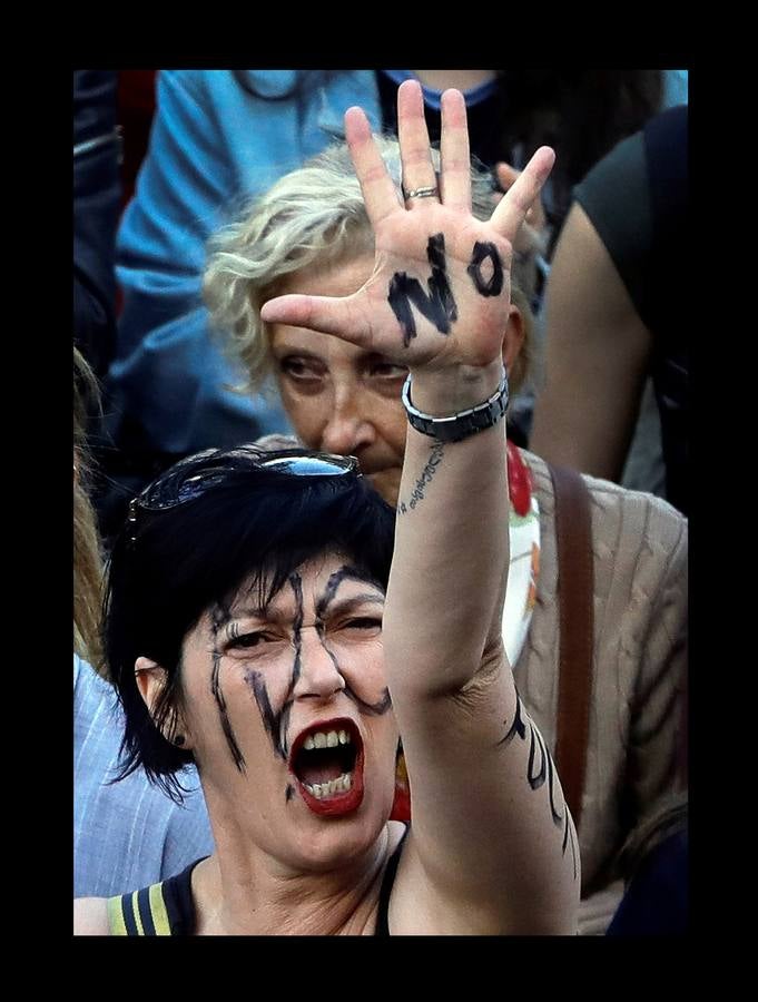 Fotos: Decenas de miles de personas muestran su repulsa en toda España