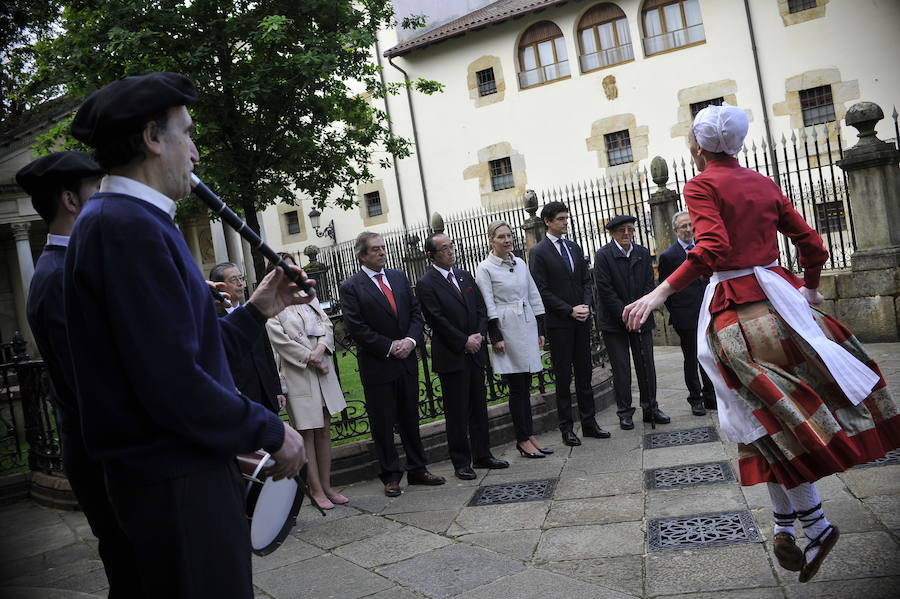 Han plantado un retoño del Ginkgoa Biloba, el único árbol que sobrevivió a la bomba atómica