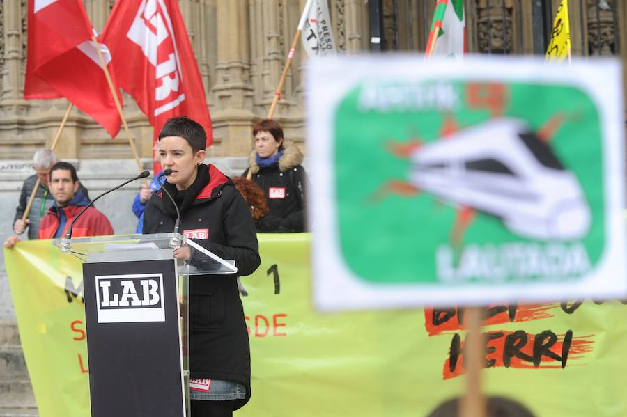 ELA, LAB y CC OO y UGT reclaman empleos dignos, mejoras salariales e igualdad