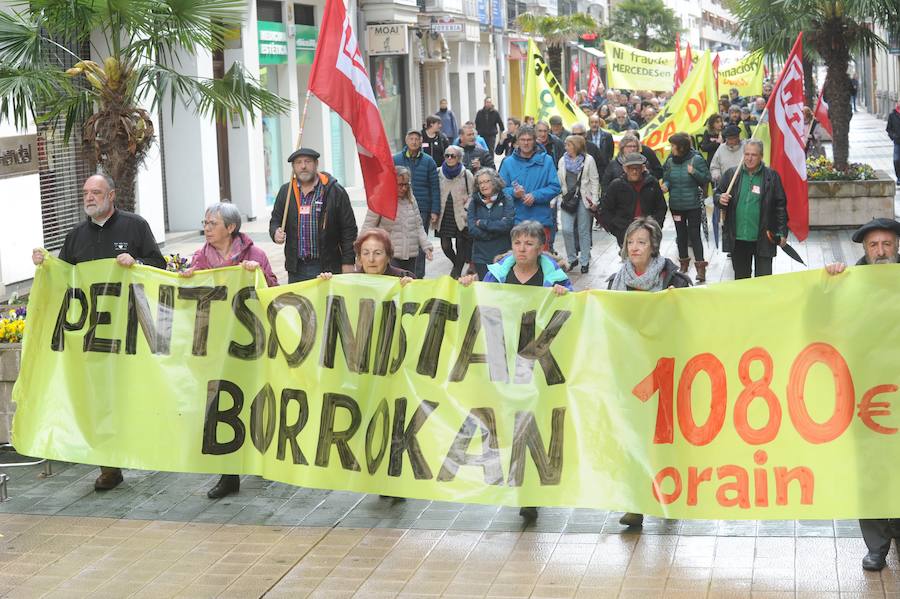 ELA, LAB y CC OO y UGT reclaman empleos dignos, mejoras salariales e igualdad