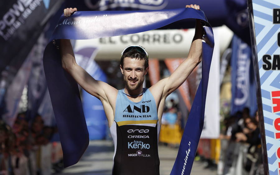 El atleta de Lekeitio Ander Okamika se proclamó hace un año campeón del triatlón de Bermeo.