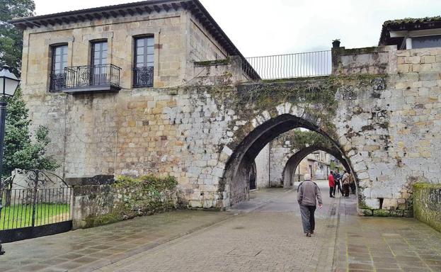 Los Torreones de Cartes son las construcciones más conocidas de la villa medieval. 