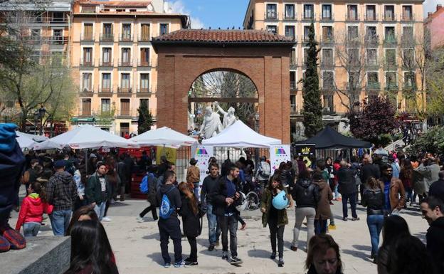 Ambiente en la plaza Dos de Mayo. 