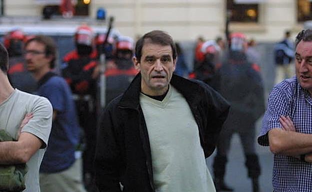 Imagen de 'Josu Ternera' en 2001, cuando era parlamentario vasco.