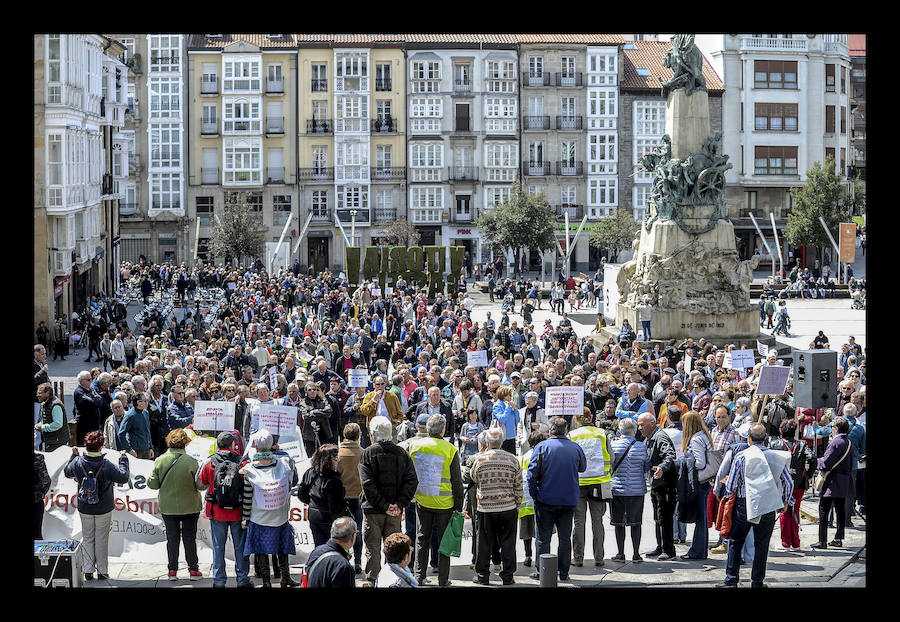 Durante la protesta se ha exigido también una mejora de las prestaciones para los desempleados