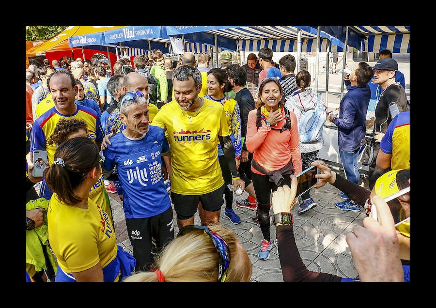 Más de un centenar de corredores comparten entrenamiento y desayuno en Vitoria en la víspera del gran día con el veterano Martín Fiz