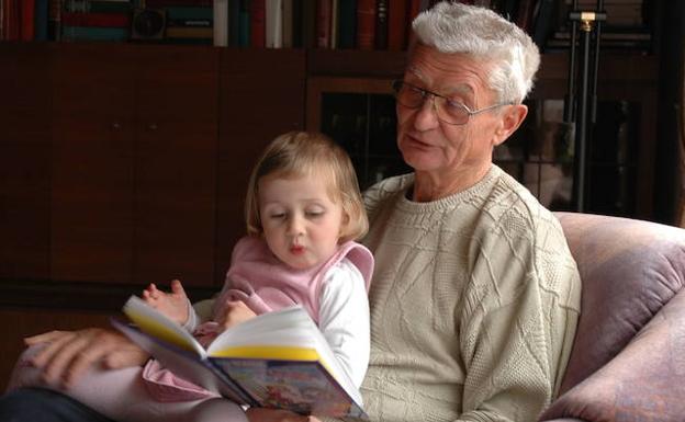 El tiempo que abuelos y nietos pasan juntos puede ser muy provechoso.