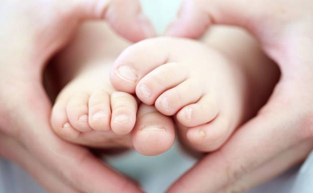El Constitucional decidirá sobre la equiparación de permisos por nacimiento