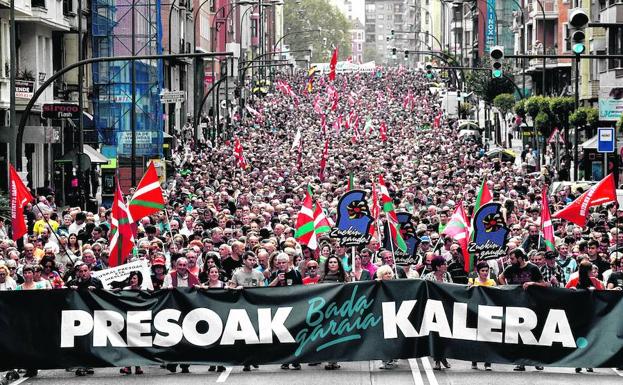 Manifestación de apoyo a los presos de ETA celebrada en Bilbao el pasado mes de abril. 