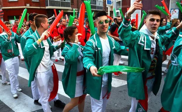 Las cuadrillas la lían en el desfile