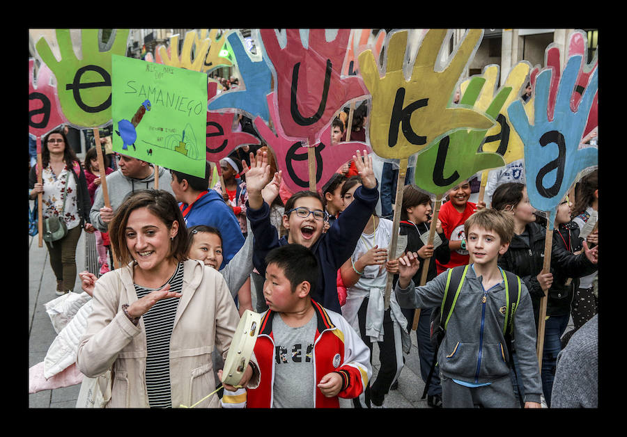 Fotos: La escuela pública clama contra la segregación en las aulas de Vitoria