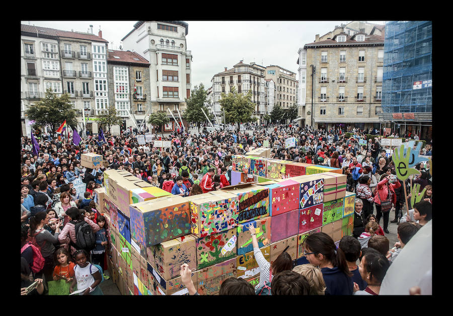 Fotos: La escuela pública clama contra la segregación en las aulas de Vitoria