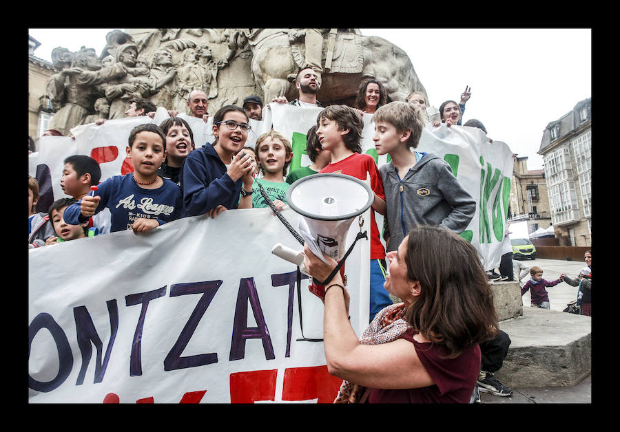 Fotos: La escuela pública clama contra la segregación en las aulas de Vitoria