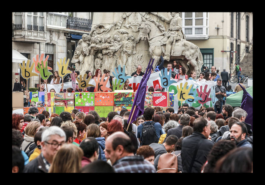 Fotos: La escuela pública clama contra la segregación en las aulas de Vitoria