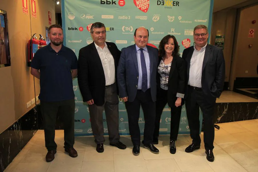 José Luis Besteiro, Jose Ángel Pereda, Andoni Ortuzar, María Loizaga y Ricardo Martín Ariño.