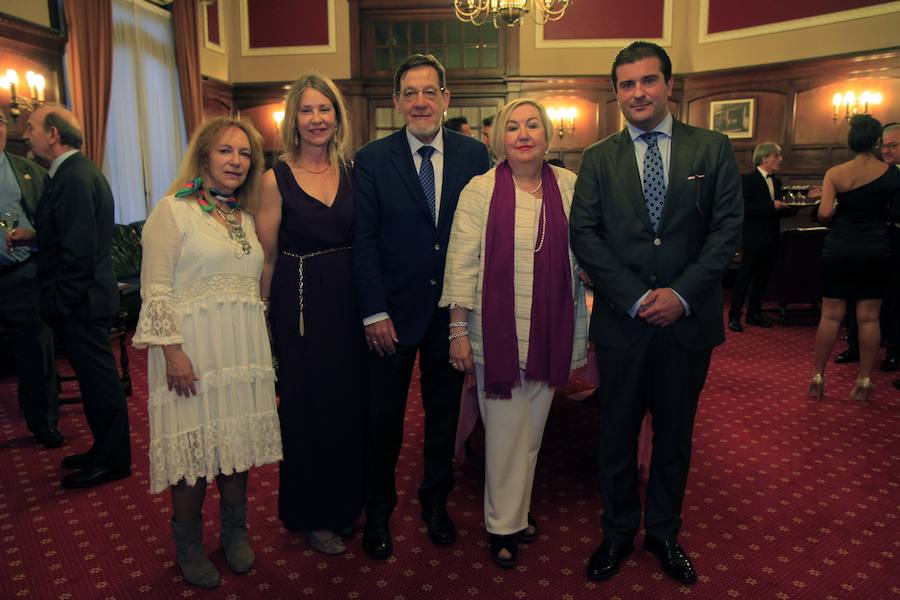 Olatz Aizpurua, Frida Bolinaga, Juan Luis Ibarra, Carmen Miral y Emilio Lamo de Espinosa.