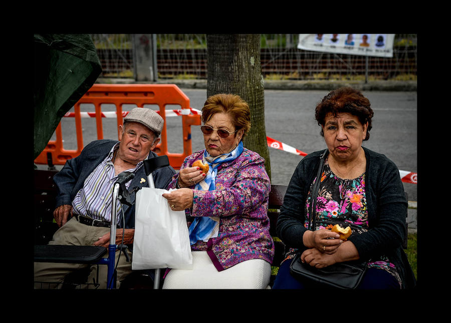 Más de 100.000 personas disfrutan del Ibilaldia, una jornada para sacar a las calles una lengua vasca que las instituciones se comprometen a difundir con la mejora del sistema de enseñanza
