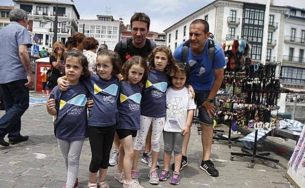 Las familias disfrutaron en Lekeitio de la fiesta anual de la escuela pública vasca.