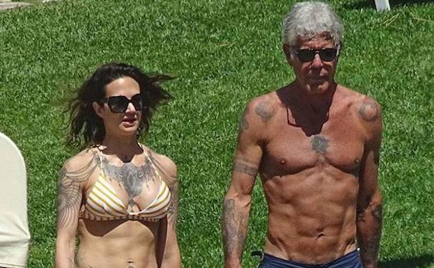 Anthony Bourdain con Asia Argento, en una imagen reciente.