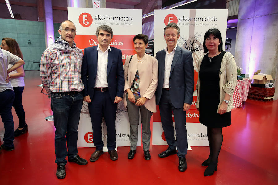 Joseba Barandiarán, Gustavo Bosquet, Sara de la Rica, Iñaki Ruiz y Maite Villafruela.