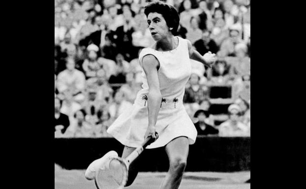 Maria Bueno, durante un partido en Wimbledon. 