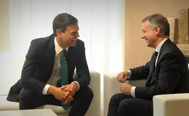 Sánchez y Urkullu, durante una reunión en 2015.