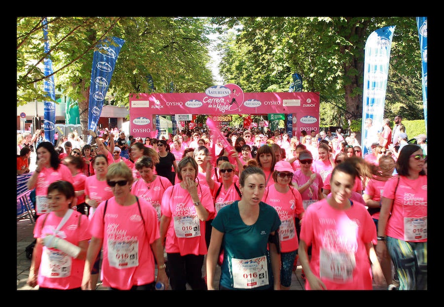 Fotos: Vitoria se viste de rosa por la Carrera de la Mujer