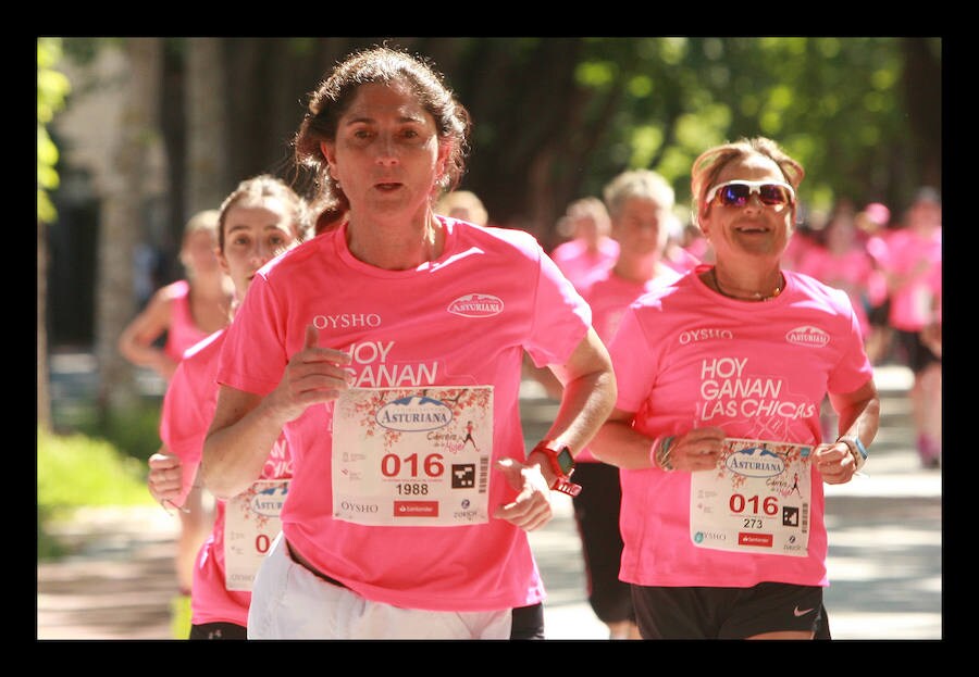 Fotos: Vitoria se viste de rosa por la Carrera de la Mujer