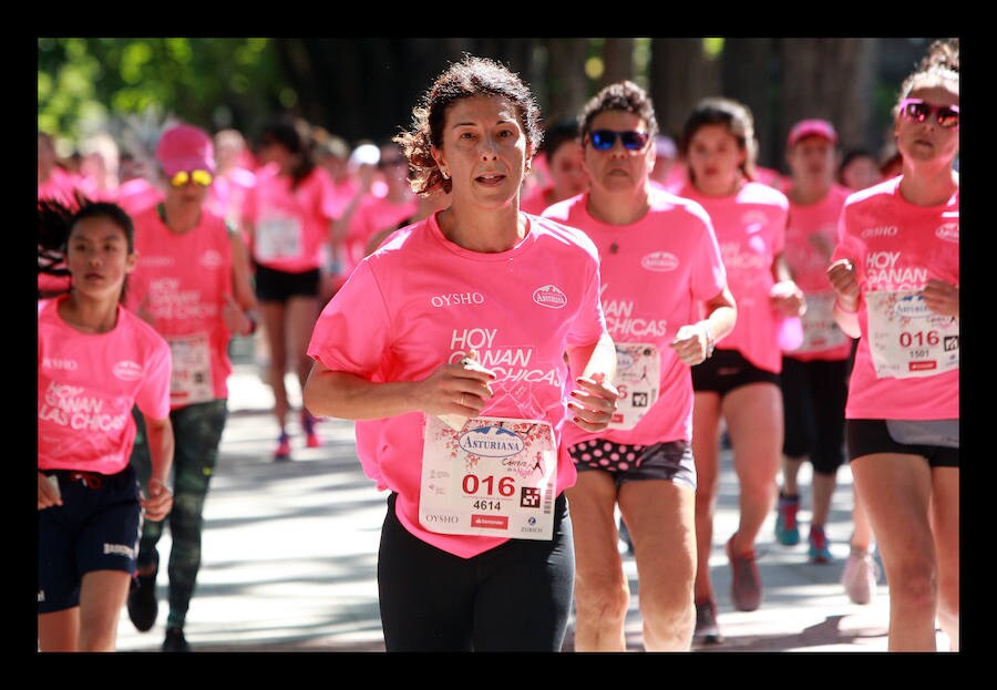 Fotos: Vitoria se viste de rosa por la Carrera de la Mujer