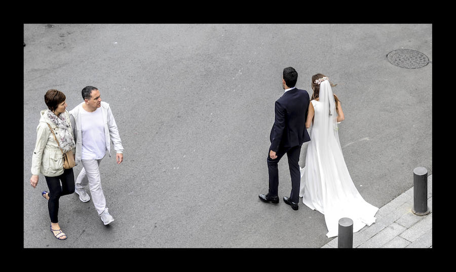 El capitán del Deportivo Alavés ha contraído matrimonio con su novia este sábado en una ceremonia que se ha celebrado en la iglesia de San Miguel, en Vitoria