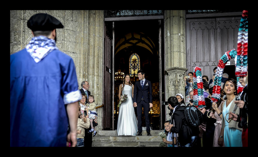 El capitán del Deportivo Alavés ha contraído matrimonio con su novia este sábado en una ceremonia que se ha celebrado en la iglesia de San Miguel, en Vitoria