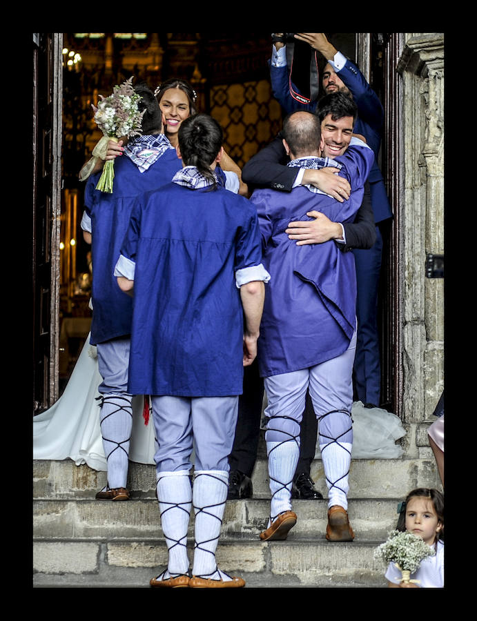 El capitán del Deportivo Alavés ha contraído matrimonio con su novia este sábado en una ceremonia que se ha celebrado en la iglesia de San Miguel, en Vitoria