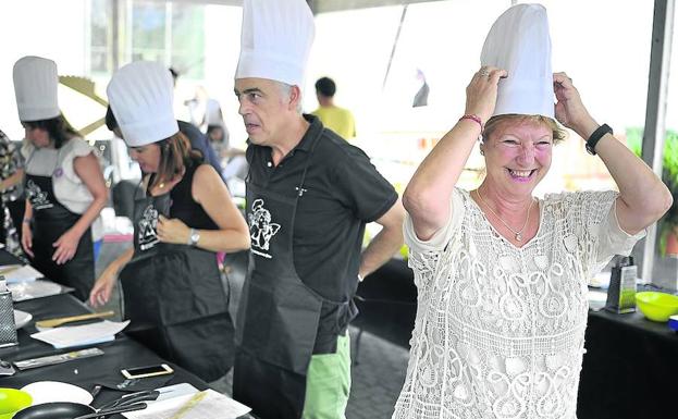Los talleres de cocina hicieron las delicias de los asistentes a la 'fan zone' de la cumbre culinaria. 