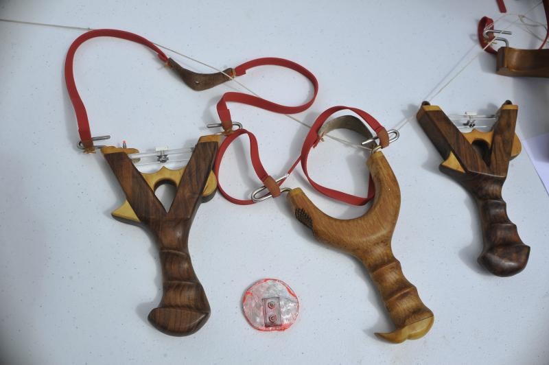 La localidad vizcaína de Dima acoge hoy la XXVI edición del día del Cazador y Pescador. Cientos de personas han acudido a la cita que aúna las reivindicaciones del colectivo con distintas actividades de caráter lúdico