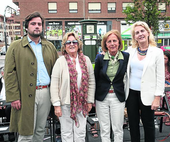 Bruno Líbano, Teresa Ros, Teresa Escudero y Rocío Velasco. 