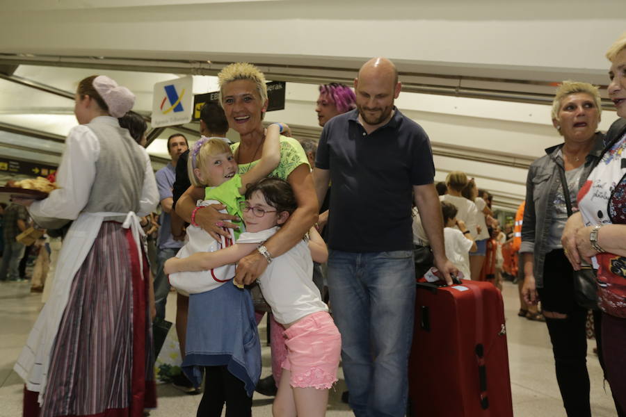 Los niños han llegado ya a Euskadi. Fueron recibuidos, un año más, entre grandes muestras de afecto